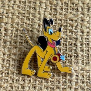 Walt Disney‎ World Pluto Whistle Trading Pin Mickey and Friends Pins Collectible